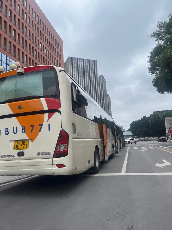 Bus fleet parks in formation in Yuzhong District