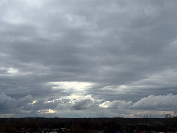 Woman documents quiet afternoon with cat in Chaikovsky, Russia