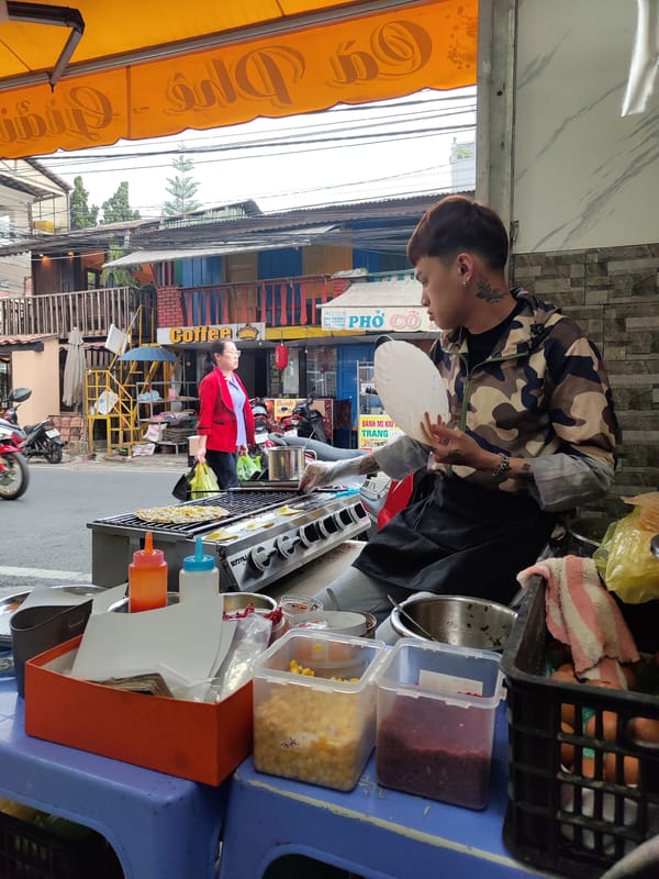 Morning scenes captured around Da Lat's cathedral and waterways