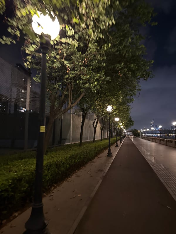 Evening stroll along Haizhu's Pearl River promenade near the InterContinental