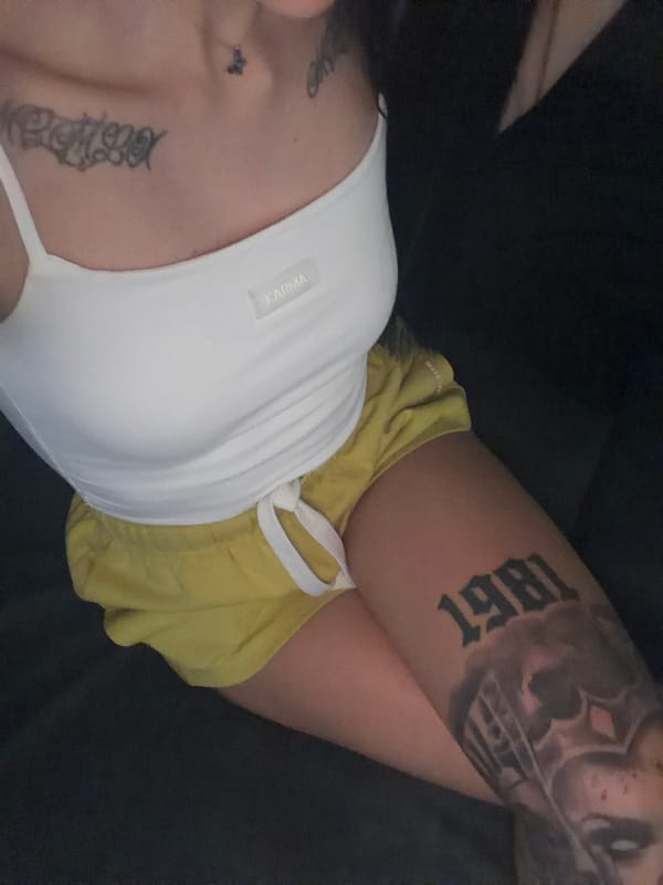 Quick personal photo session in Plovdiv, tattoos and summer fit
