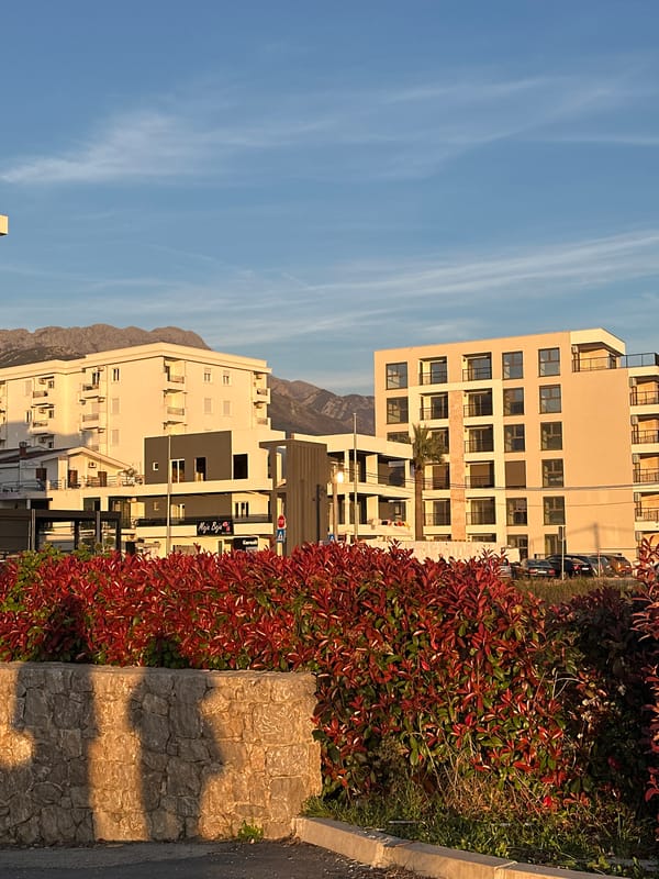 Apartment buildings documented in Šušanj street scene