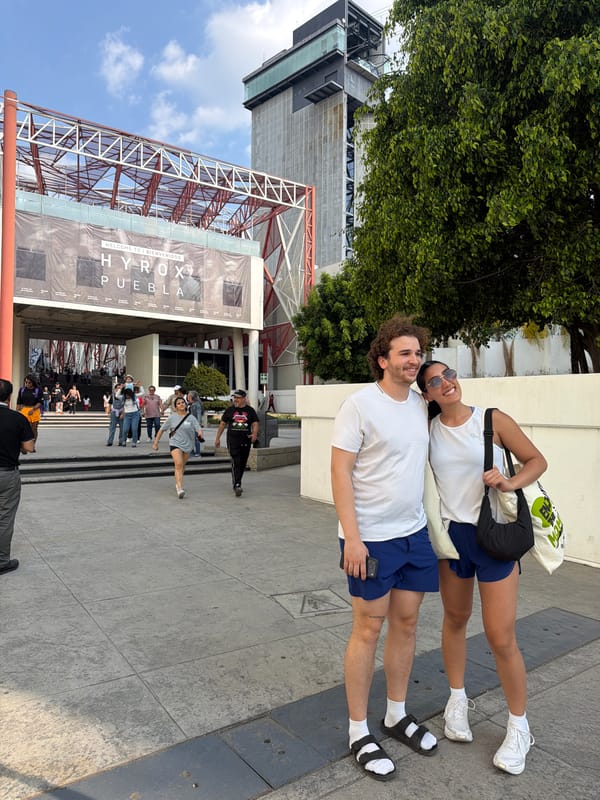 Hyrox fitness event documented at Puebla venue Saturday evening