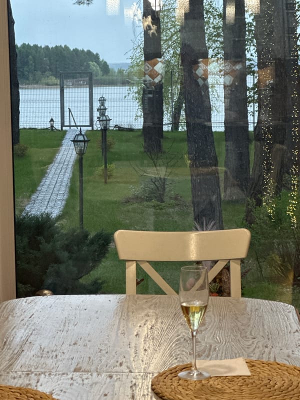 Spring waterfront scenes documented in Aviator, Russia