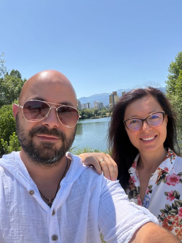 Sunny lakeside stop in Sofia, selfies by the fountain