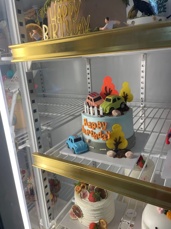 Bakery visit in Nha Trang with decorated cakes and local sights