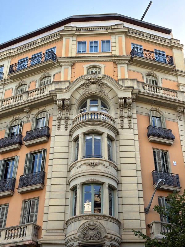 Eixample modernista architecture up close, Barcelona