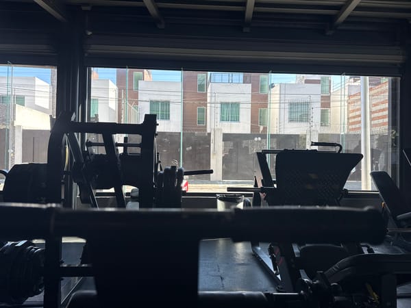 Gym interior documented by witnesses in Puebla, Mexico