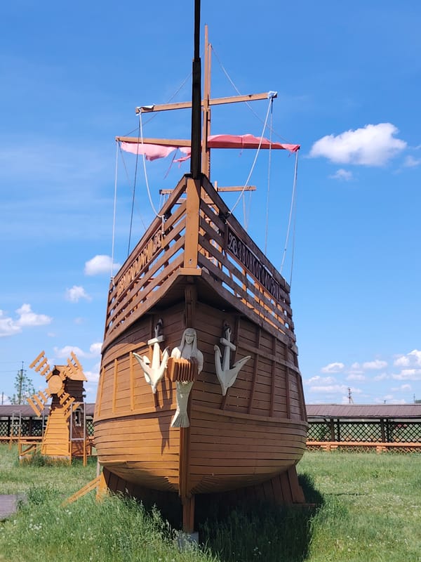 Russian village outdoor cultural exhibits documented over morning hours