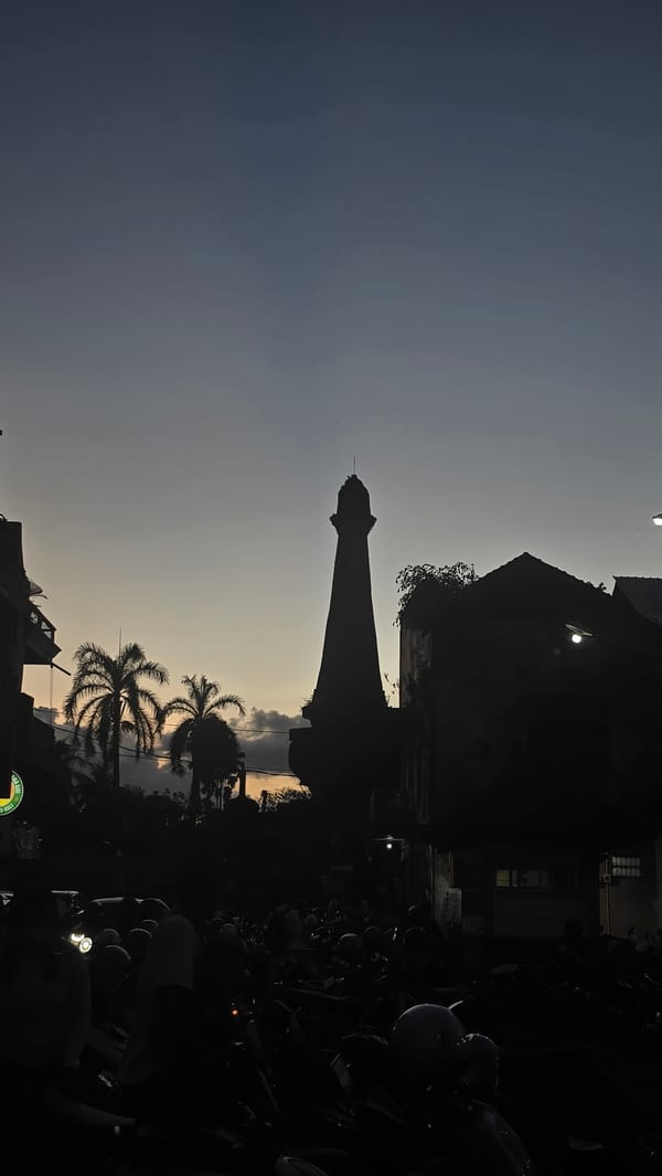 Evening street food market activity documented in Klungkung, Indonesia