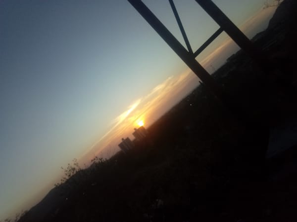 Evening photography session captures daily life in Juan Griego