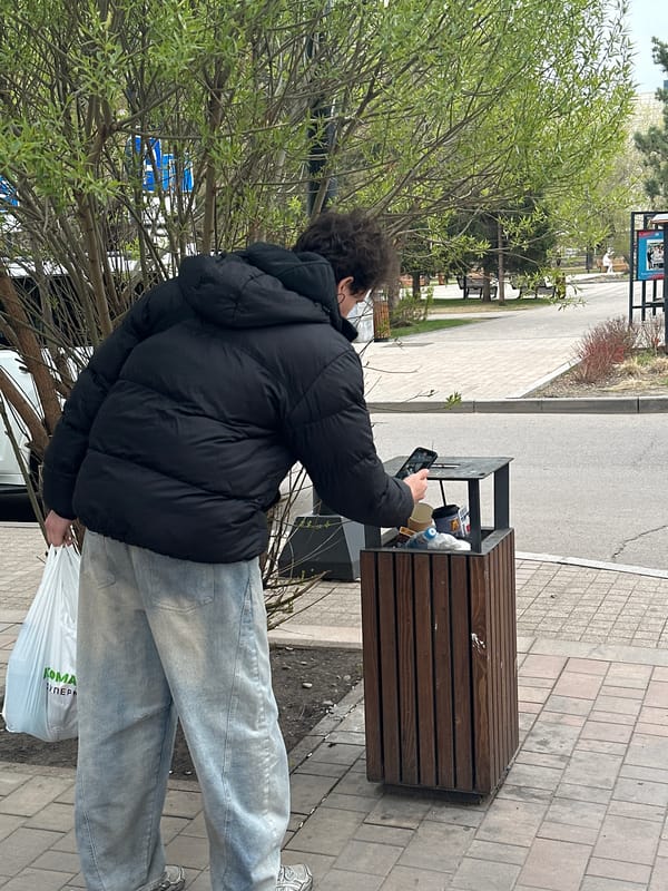 Ordinary street life documented in downtown Krasnoyarsk Wednesday morning