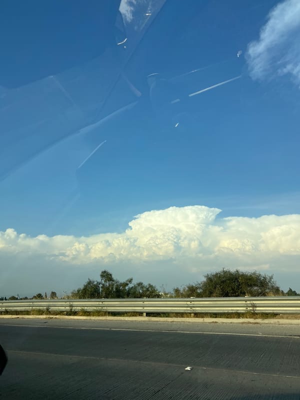 Driver captures windshield view near San Andrés Cholula