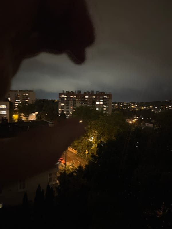 Witness documents overcast night cityscape in 8-minute photo sequence