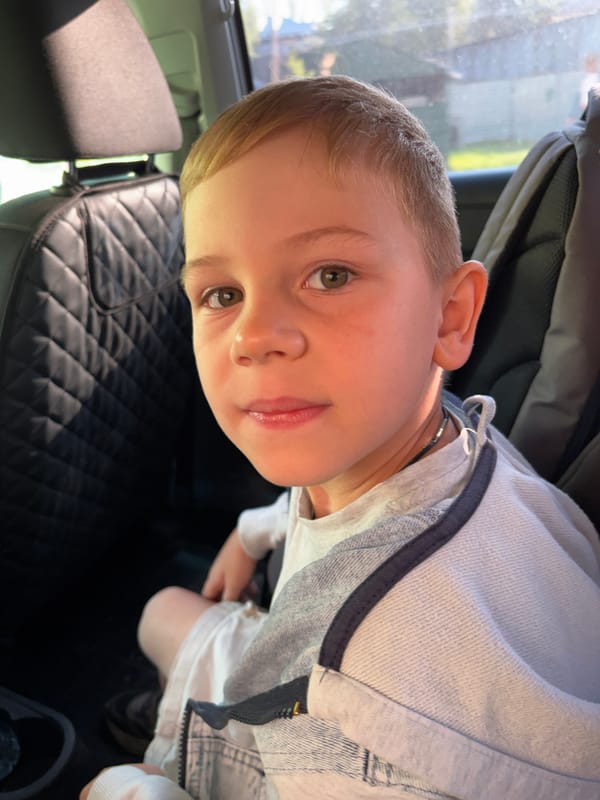 Car ride and outdoor stops around Rusanovo on a summer morning