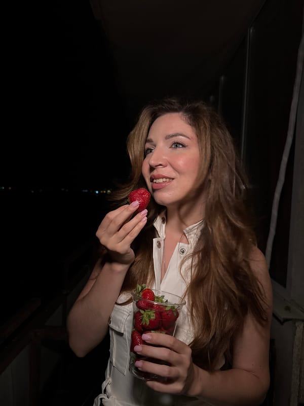 Casual portrait session in Odesa with strawberries and lavender