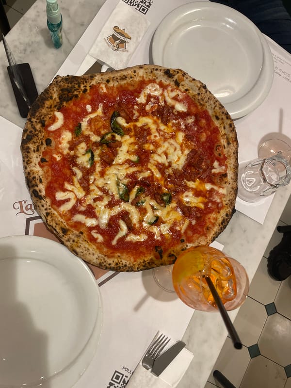 Pizza catches fire at restaurant table in Bergamo