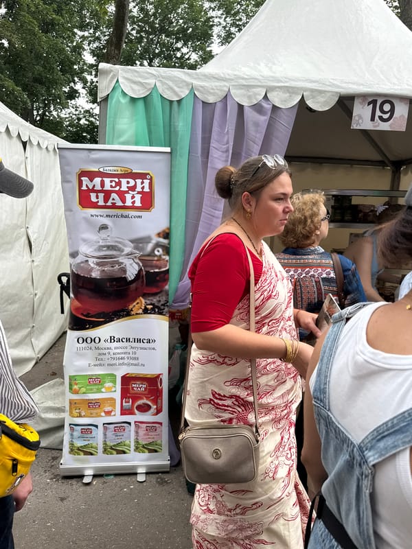 Chess festival and street market buzzing in central Moscow