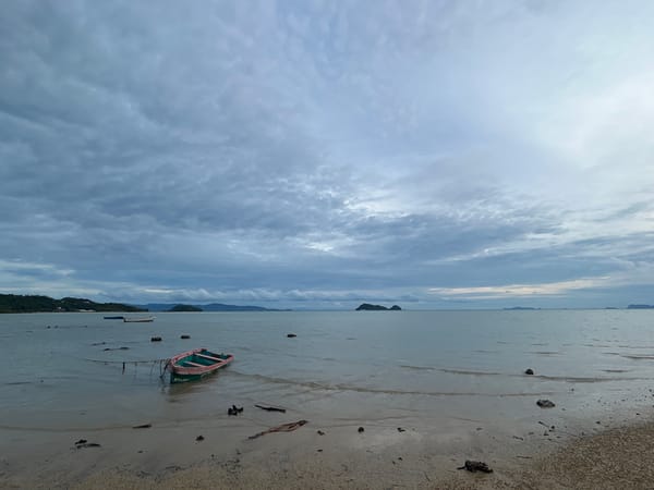 Overcast morning along Ko Pha-ngan's shoreline