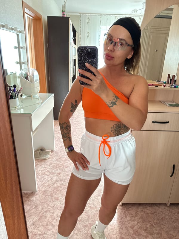 Mirror selfie session in athletic wear, Yuzhnouralsk