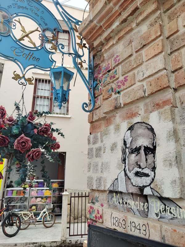 Morning street scenes documented in Da Lat, Vietnam