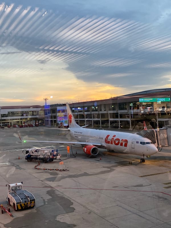 Lion Air aircraft undergoes routine ground operations in Bangkok