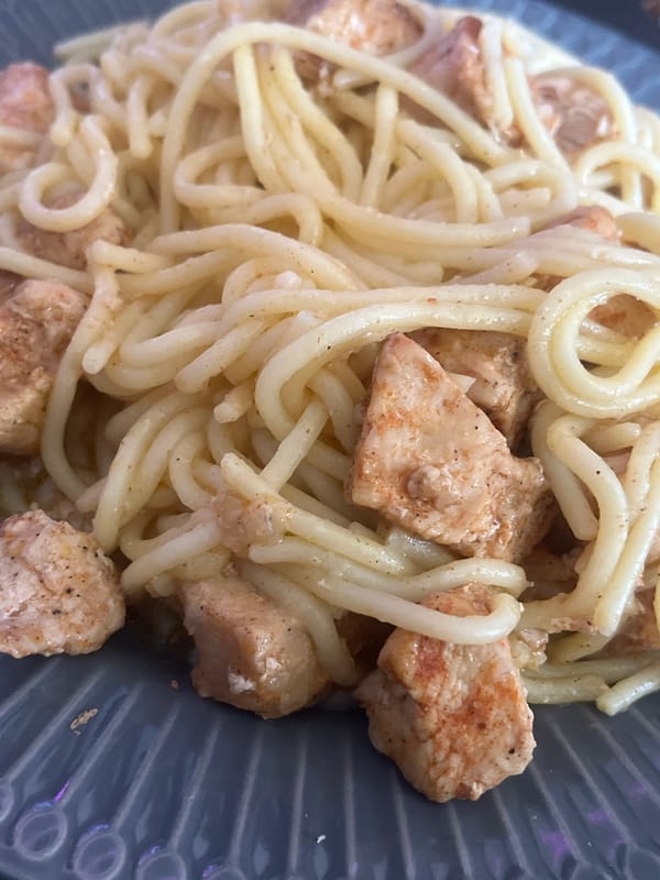 Pasta and chicken meal documented in Russia morning