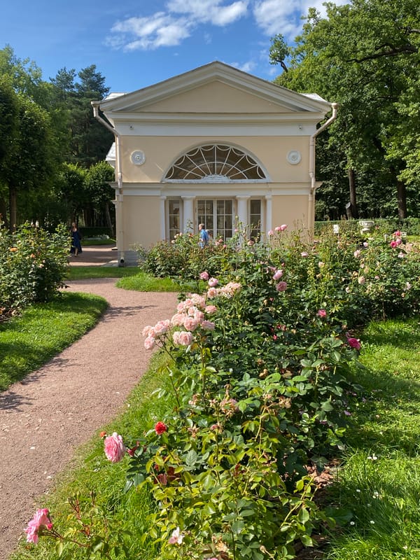 Afternoon stroll through Pavlovsk Palace and park grounds