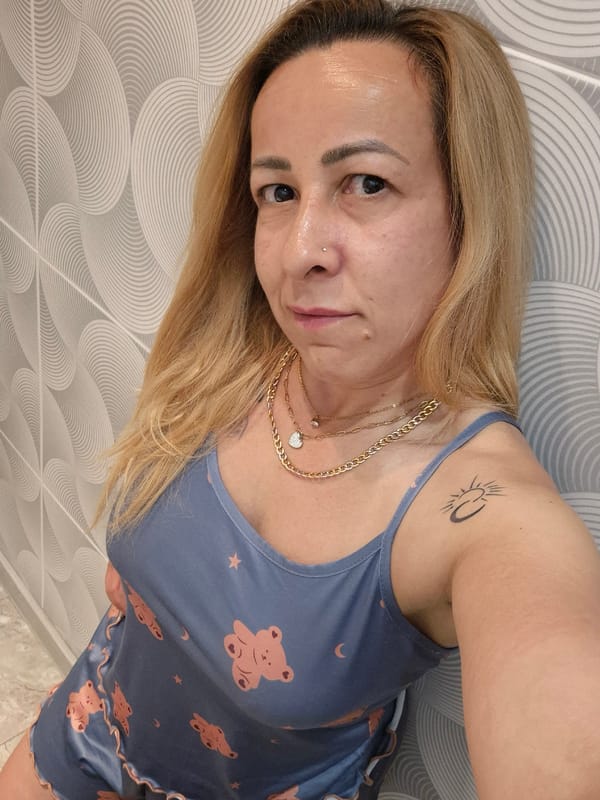 Quick indoor photo series, same person, casual vibes