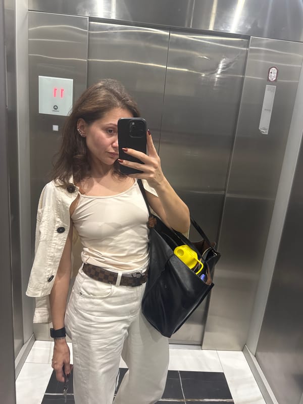 Woman takes elevator selfie on 11th floor in Dubai
