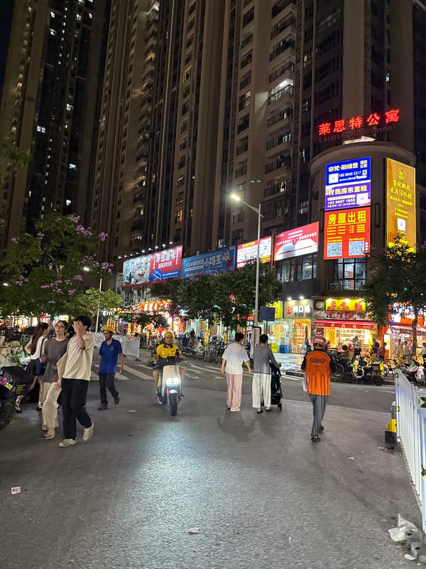 Evening street life documented in Guangzhou's Haizhu District