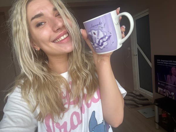 Coffee, chicks, and a quiet morning in Skrat