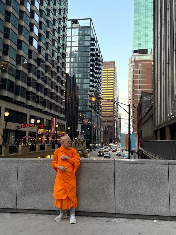Late-night downtown Chicago scenes captured by independent witness