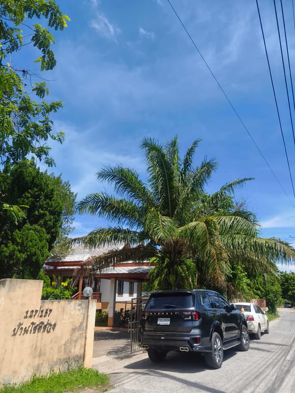 Morning resort tour through Ko Samui and Baan Hua Thanon
