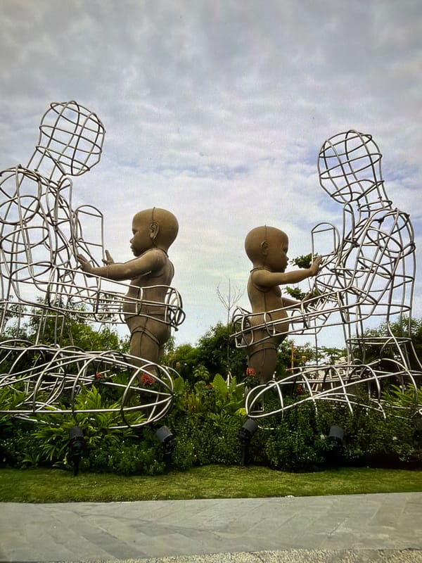 Istanbul evening: brunch spots, street art, and sculptural finds
