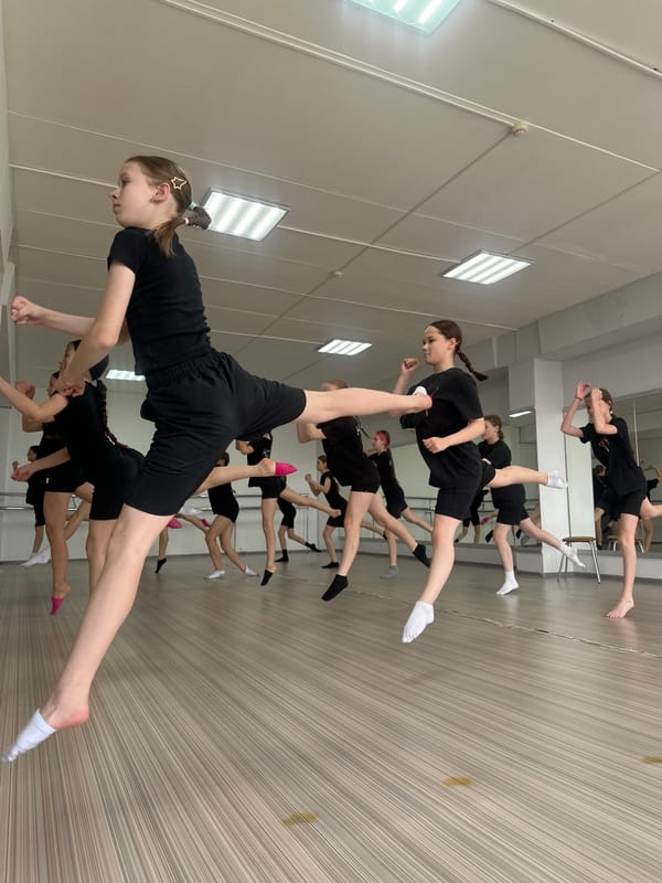 Dance rehearsal in progress at a Votkinsk studio