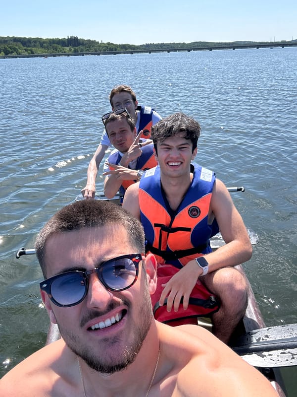 Four friends document boating trip on Germany's Möhnesee lake