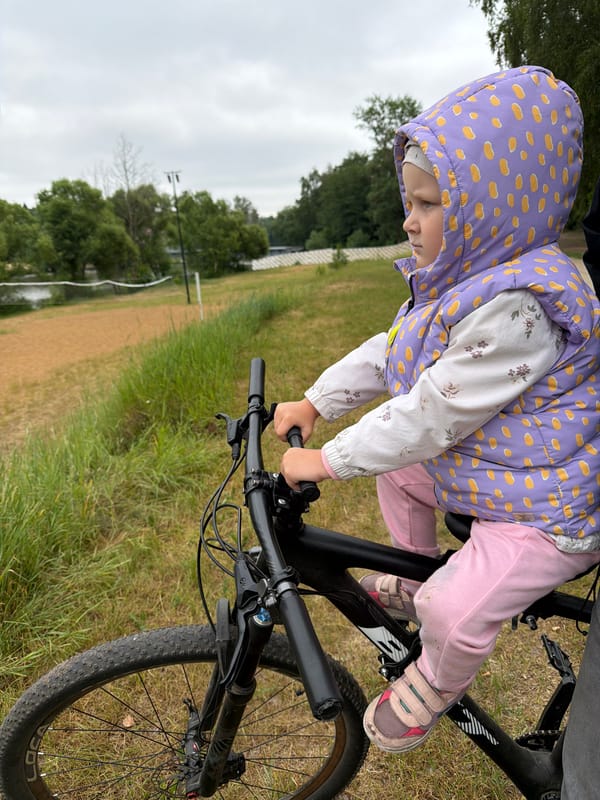 Bicycle ride through Malakhovka waterfront paths and beach