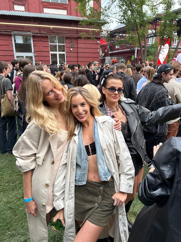 Outdoor street food and festival vibes in central Moscow