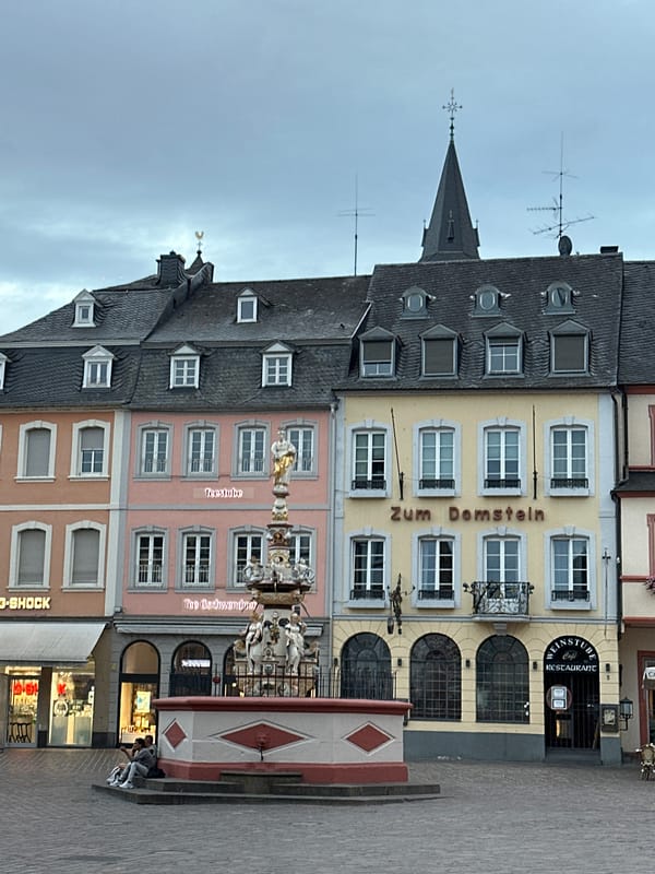 Evening stroll through Trier's Hauptmarkt square