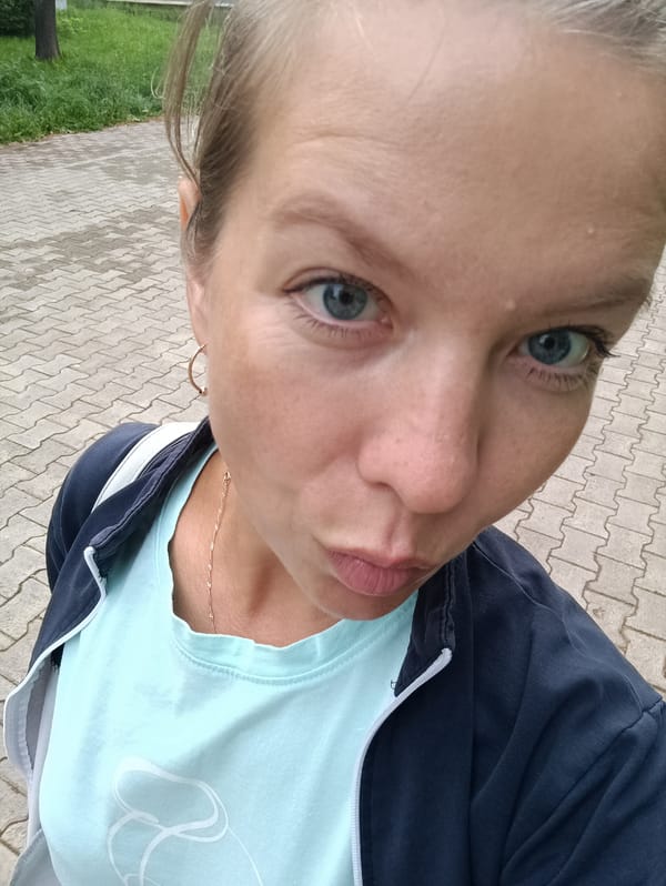 Close-up selfie shots outdoors in Chaikovsky, Russia