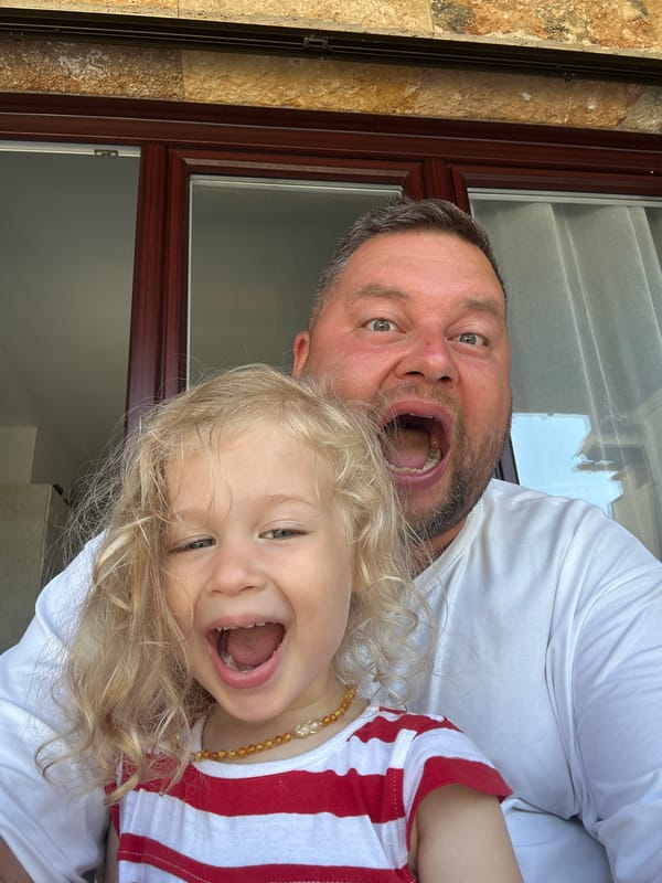 Silly selfies and family fun in Sant Feliu de Guíxols