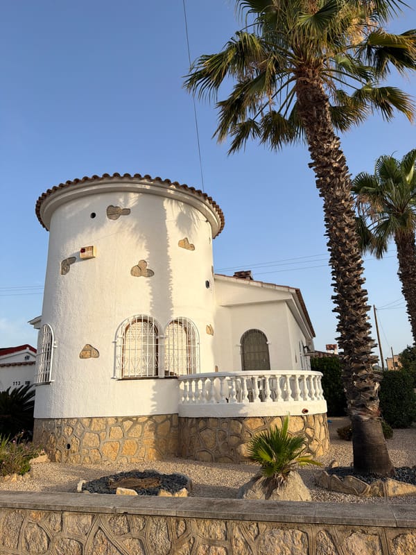 Evening stroll through Mont-roig del Camp's villa-lined streets