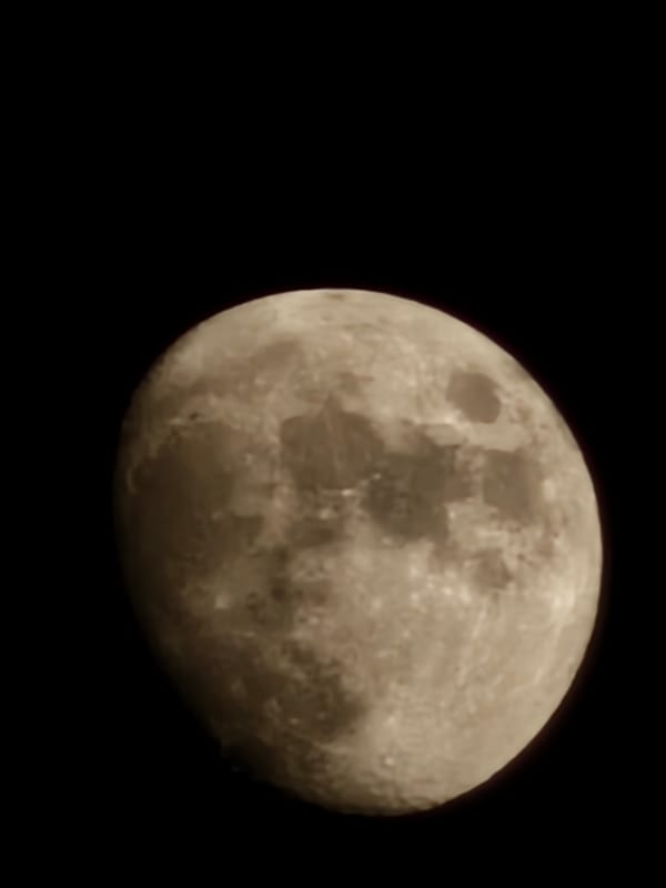 Evening observations in Esch-sur-Alzette include moon, aircraft, flag