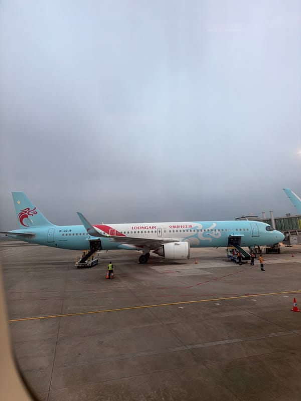 Evening flight operations documented at Guangzhou Baiyun International Airport