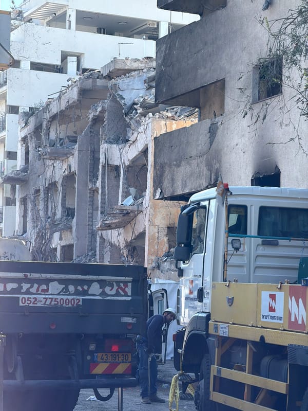 Tel Aviv building damage aftermath documented by witnesses