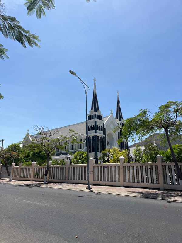 Morning street scenes documented across Bac Nha Trang Ward