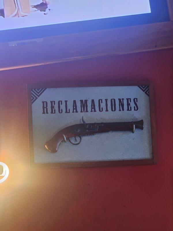 Late-night live music performance at El Tayta venue in Miraflores