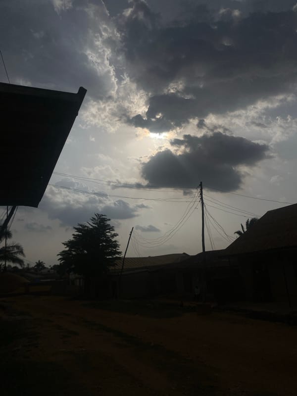 Overcast afternoon with intermittent sunlight observed in Narayi, Nigeria