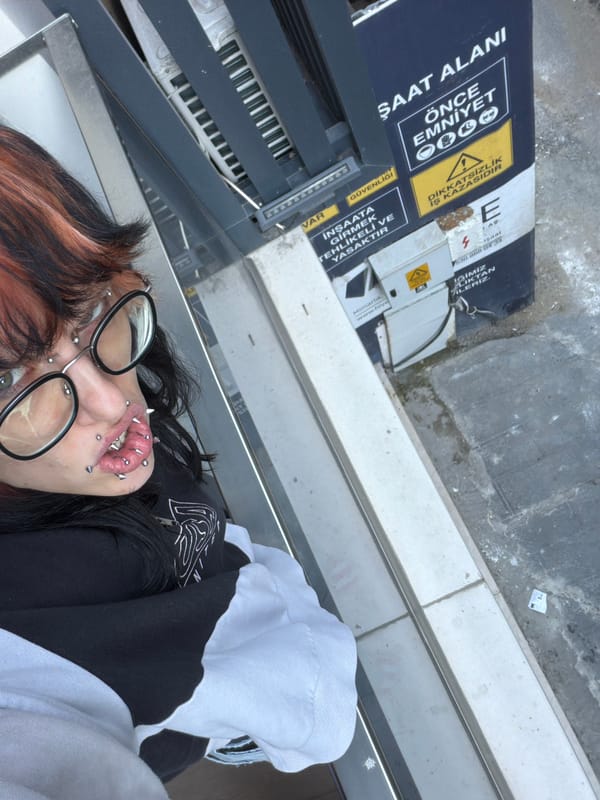 Person with facial piercings spotted in Istanbul's Şişli district